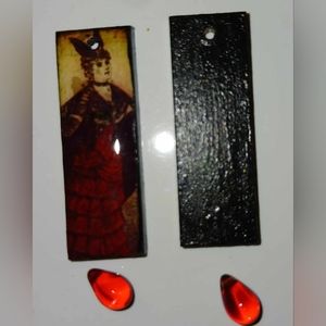Set of 2 Wooden Queen Jewelry Components with Red Glass Beads